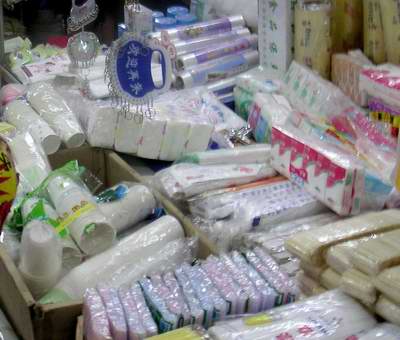 帶血衛生紙回收制成餐巾紙 “二次濕巾”背后的衛生危機